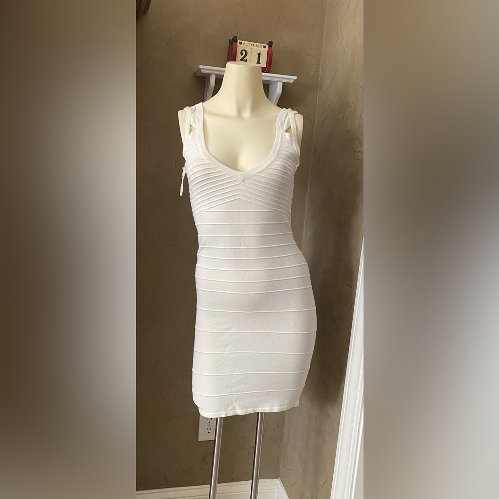 NWT! Arden B Women’s dress Ivory, size S/M, stretch material